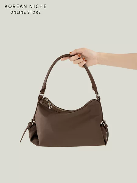 2025 New High-End Personalized Simple Armpit Bag Female Blogger's Same Style Casual Versatile Shoulder Handbag Trend