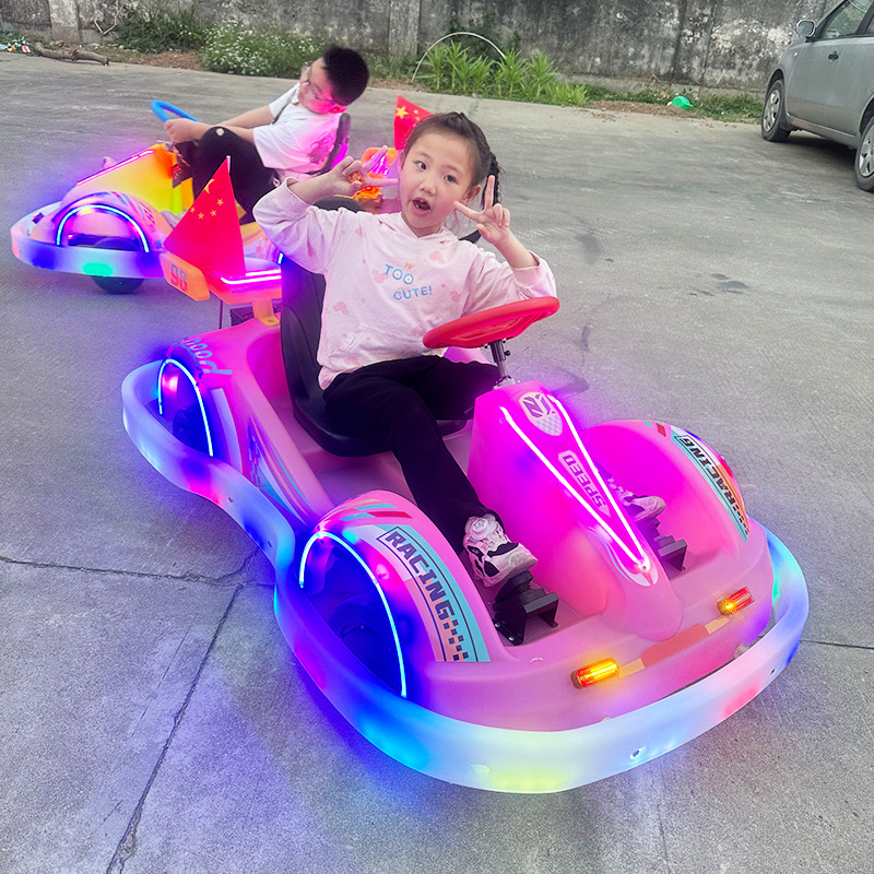 Nuevo modelo 2026 de kart luminoso para adultos, coche eléctrico de diversión para niños, coche de choque eléctrico de dos plazas para el parque.