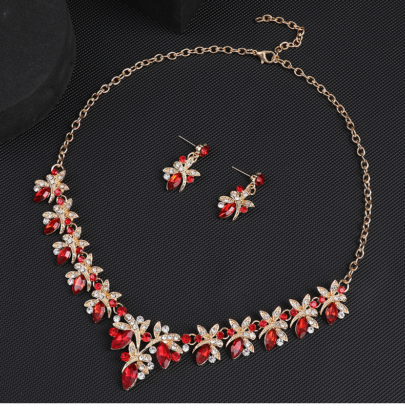 Set di orecchini e collana in lega di cristallo di vetro intarsiato con libellula, abito da sposa e accessori_voghion.com