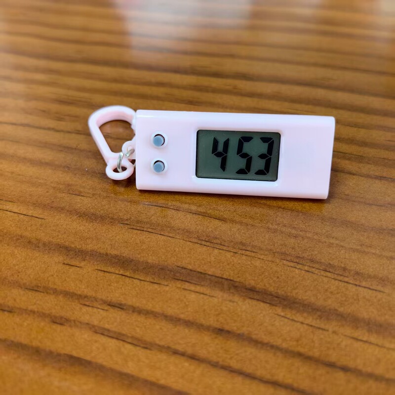 工厂简约桌面静音时钟学生迷你钥匙扣小时钟随身卡通三角电子时钟|undefined