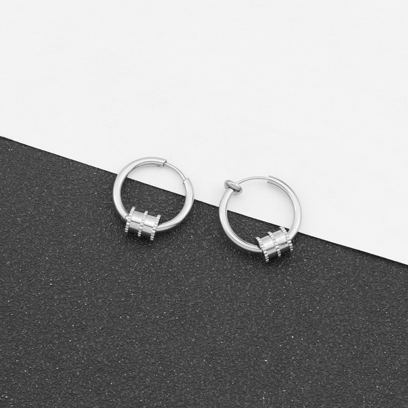 Orecchino minimalista uomo cuff lucente stile doppio indosso cool_voghion.com