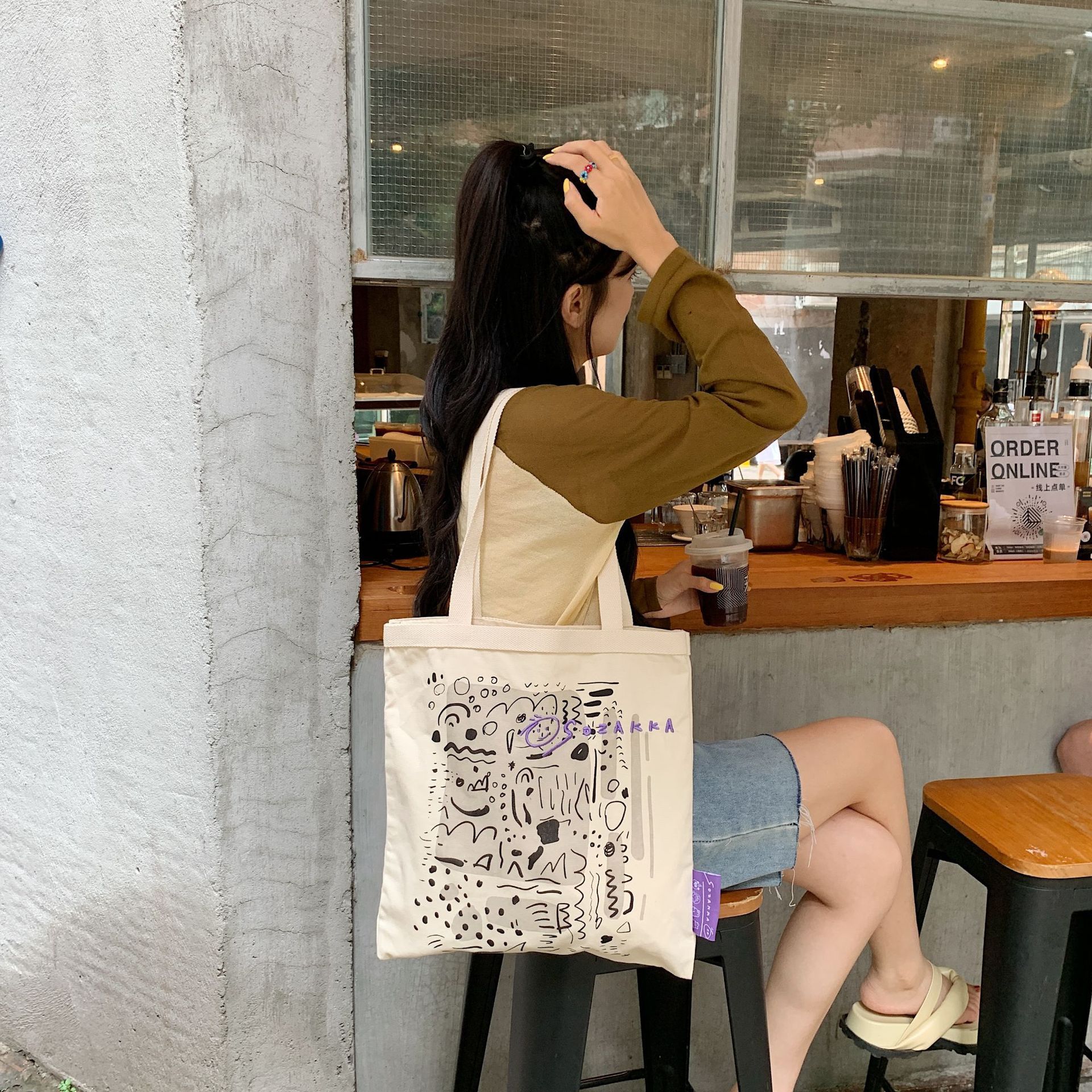 【 In Stock 】26102 letter graffiti printed canvas bag, large-capacity single-shoulder hand-carry shopping bag Tote from South Korea undefined