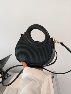 C 16141 Commute Daily Crossbody Tote Plain���s�μ��