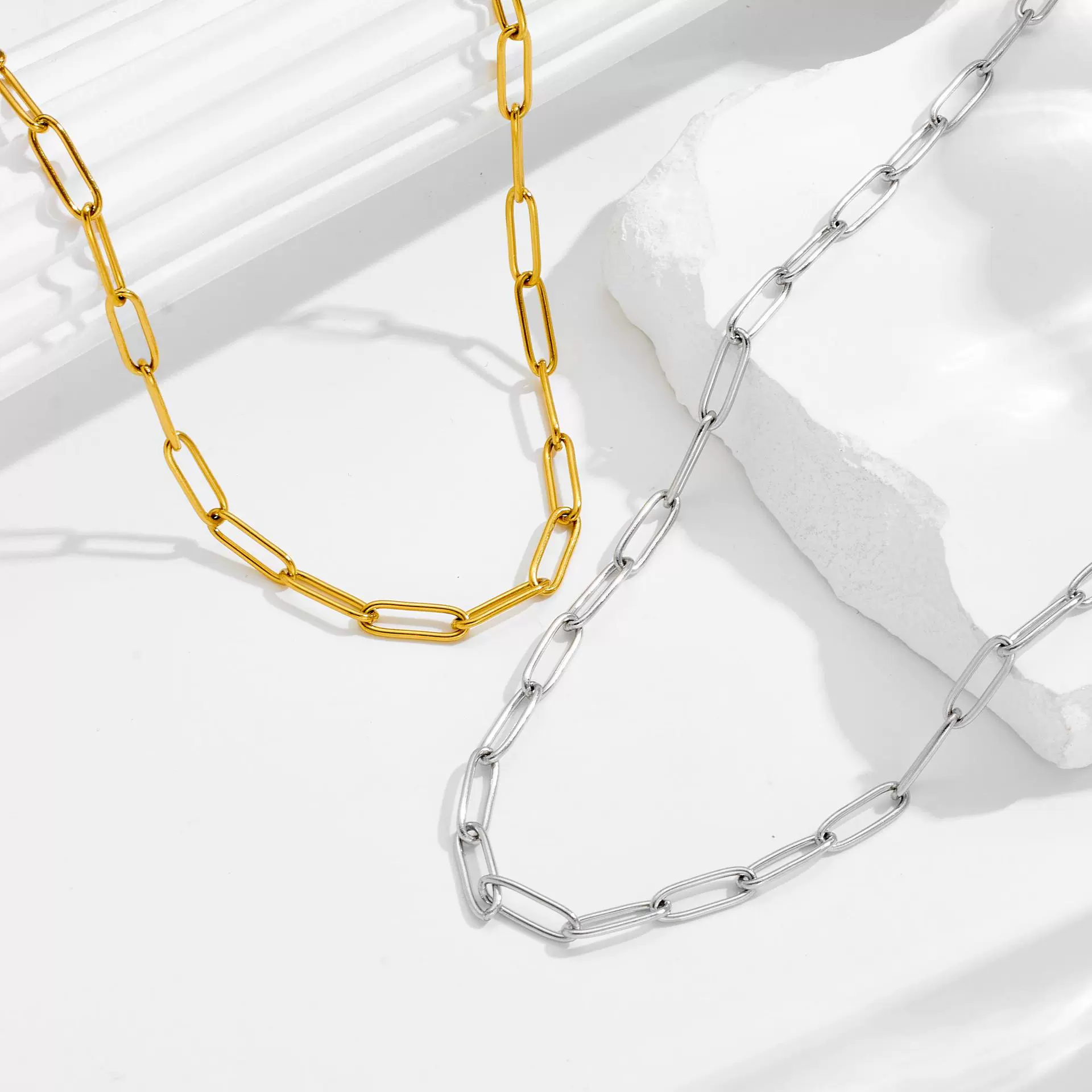 欧美热销镀18K金方形扁丝长十字链条简约设计颈链锁骨链钛钢项链