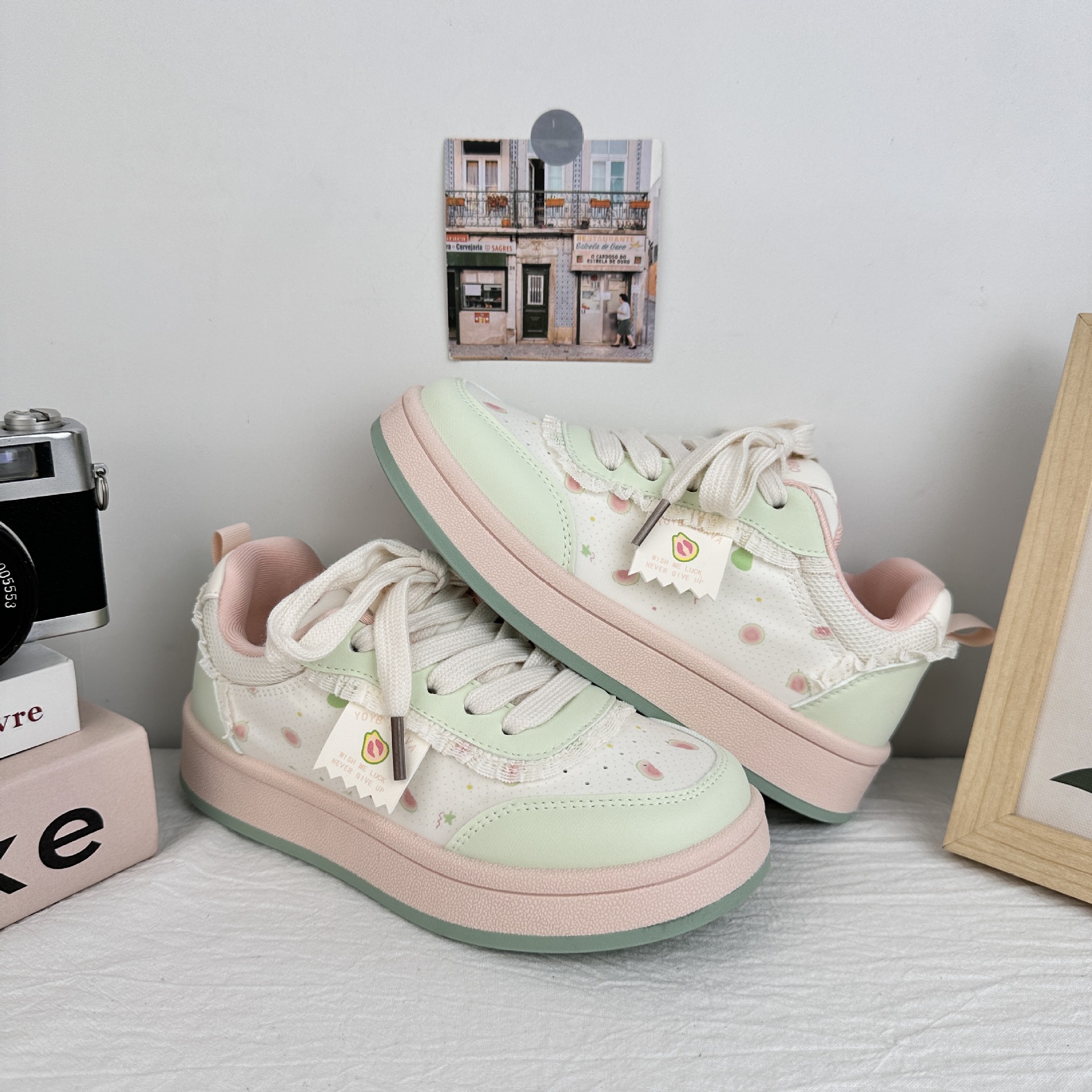 Farbo Bear impresión de verano delgada zapatos blancos versátiles zapatos de pan zapatos de mujer 2025 nuevos zapatos de skate casuales