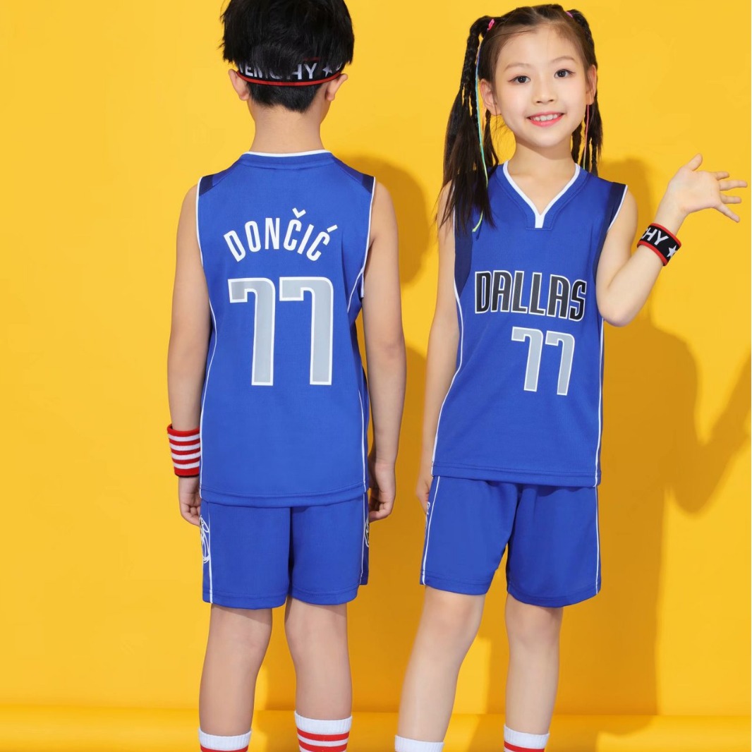 子供の倉庫のボールの服を卸売りします。