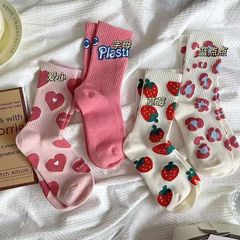 Socks for women in spring, summer and autumn new mid-calf socks for girls pink love strawberry pattern socks ins trendy and versatile