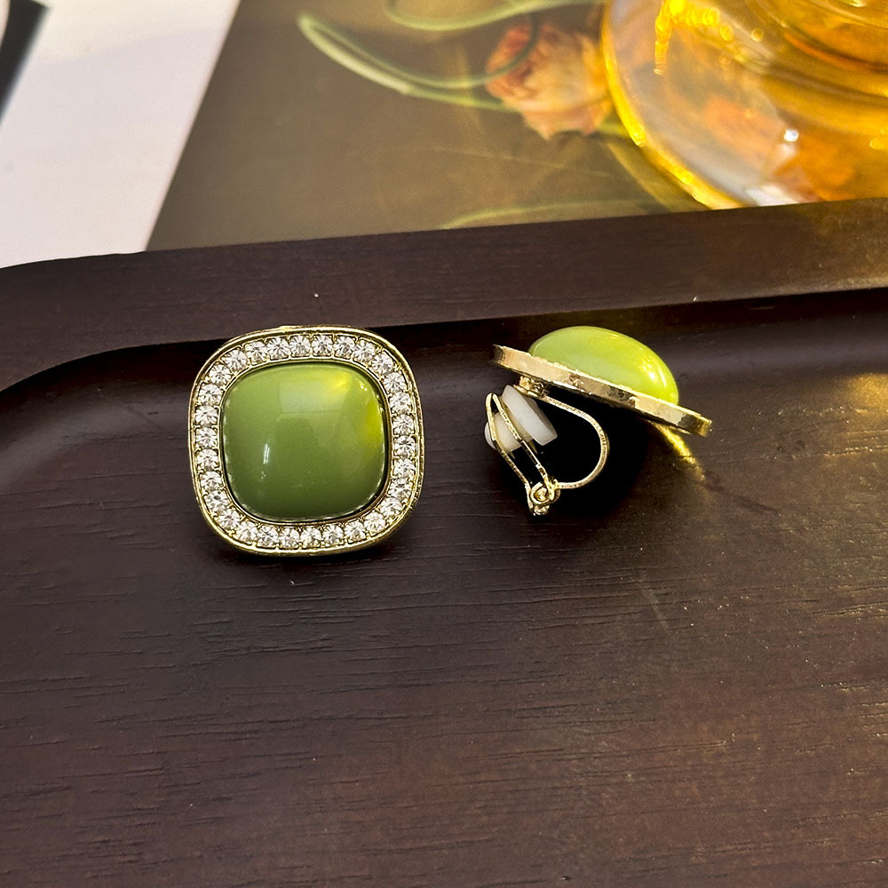 Pinzas para las orejas cuadradas geométricas con incrustaciones de diamantes coreanos, pendientes de temperamento de lujo ligero y de alta gama, pendientes de todo fósforo, pequeños y simples