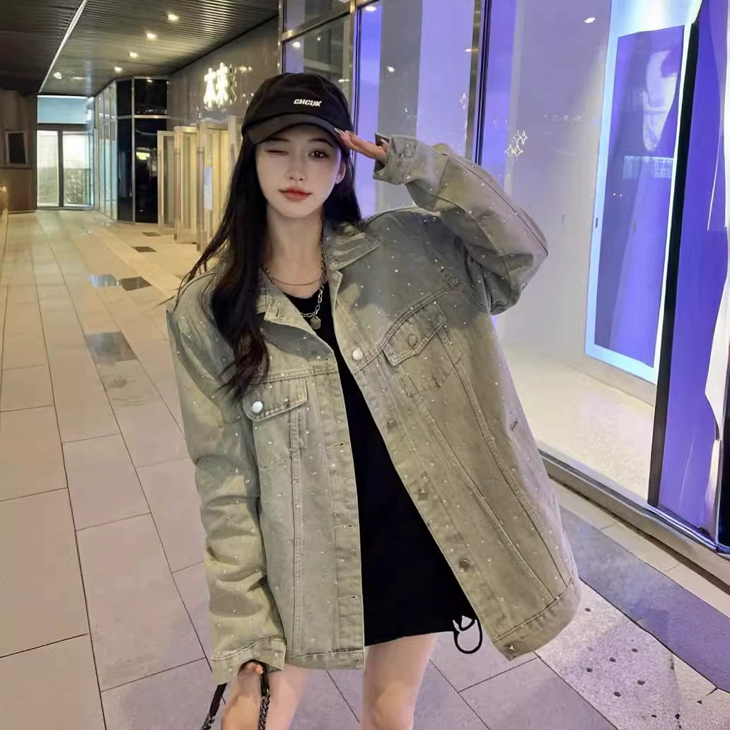 Корейская версия свободная тонкая джинсовая куртка женская весна 2024 новый дизайн чувство тяжелой промышленности горячего сверления