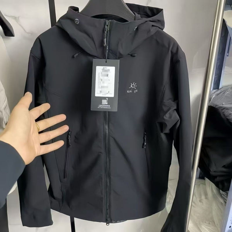 Spring New Softshell Outdoor Jacket M8 for Men and Women, Couple's Premium Jacket, Versatile Hooded Windproof Coat Spring New Softshell Outdoor Jacket M8 for Men and Women, Couple's Premium Jacket, Versatile Hooded Windproof Coat