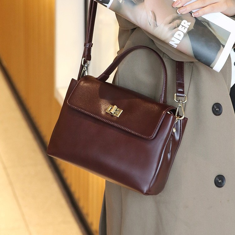 Vintage Luxury Cowhide Women's Bag 2026 New Style Trendy Genuine Leather Shoulder Bag Versatile Commuter Handbag for Women Vintage Luxury Cowhide Women's Bag 2026 New Style Trendy Genuine Leather Shoulder Bag Versatile Commuter Handbag for Women