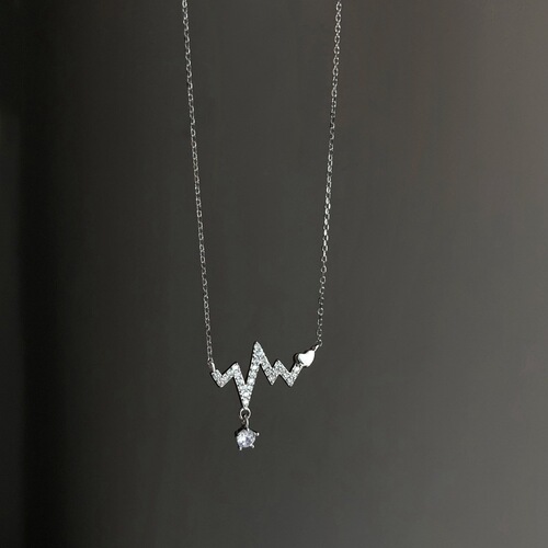Japanese and Korean Style Summer New Heartbeat Necklace for Women, Unique and Trendy, Instagram Influencer, ECG Lock Chain, Choker Necklace