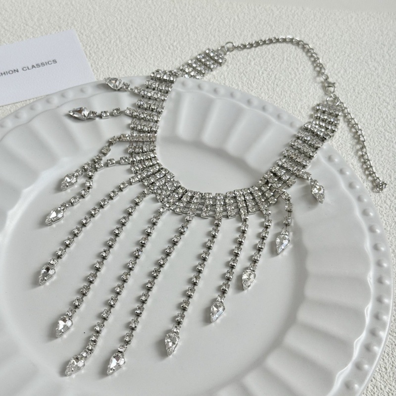 Water Drop Tassel Choker Necklace With Diamond Embellishments_voghion.com