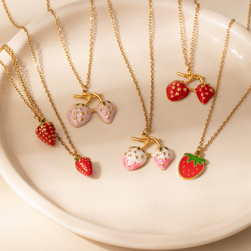 8g Weight 0.03µm Gold Plating Thickness Electroplated Gold Plating Process Golden Plated Plating Material 201 Stainless Steel Pendant Material Pendant Necklace Classification 201 Stainless Steel Chain Material cable chain Chain Type 1 Piece Quantity Holiday, Daily Occasion 201 Stainless Steel Material Strawberry Pattern Women's Gender Cute Style Plating Craft Elegant Red Double Strawberry Necklace For Women Titanium Steel Luxury Design Clavicle Chain Fashionable Jewelry Accessory 5