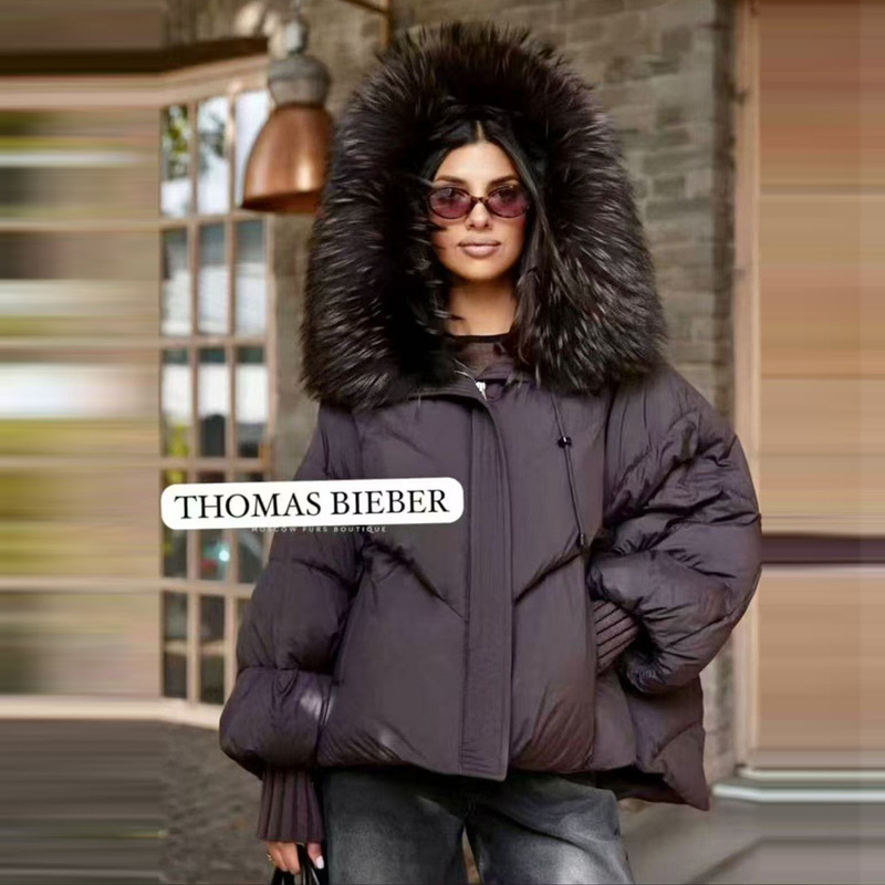 European Station 2025 Winter New High-End Fox Fur Collar Hooded down Jacket for Women, Short Style, White Duck Down, Loose Fit Coat