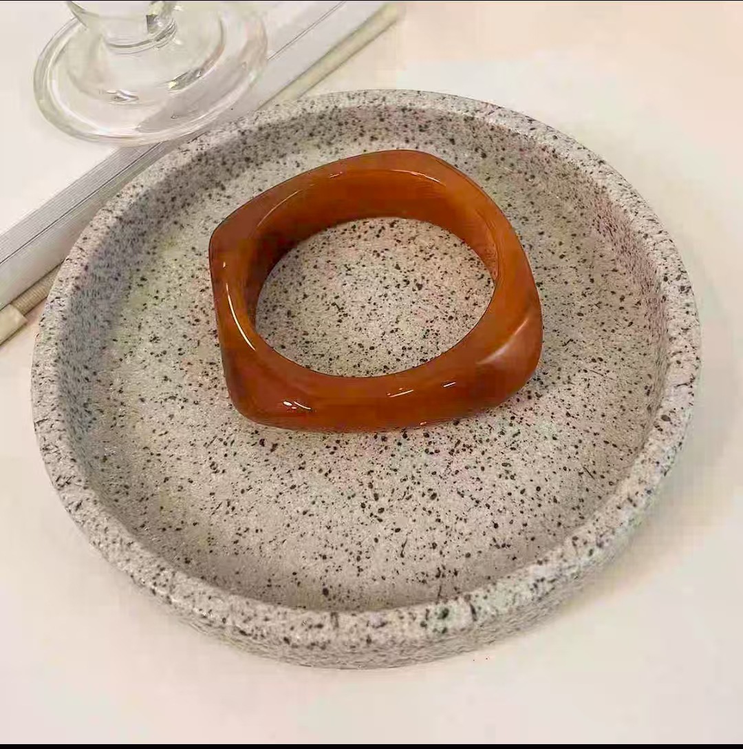 Irregular orange style