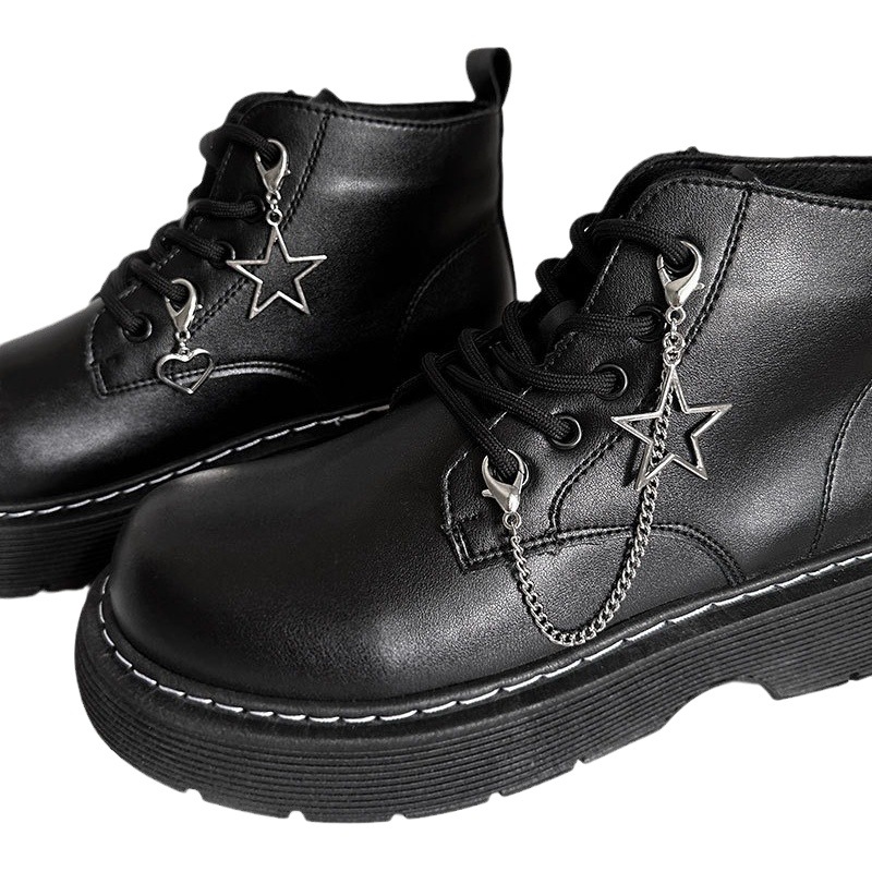 Hueco de cinco puntas estrella titanio Cadena de acero cadena de zapato lateral cadena dulce fresco estrella colgante Martin botas zapatos de lona zapato hebilla colgante