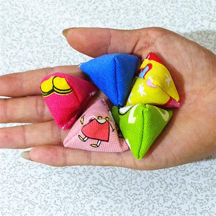 Triangle Small Sandbags Children's Hand-held Zongzi Sand Ball Kindergarten Primary School Students Grab and Lose Sandbags Stone Throwing Game Toys