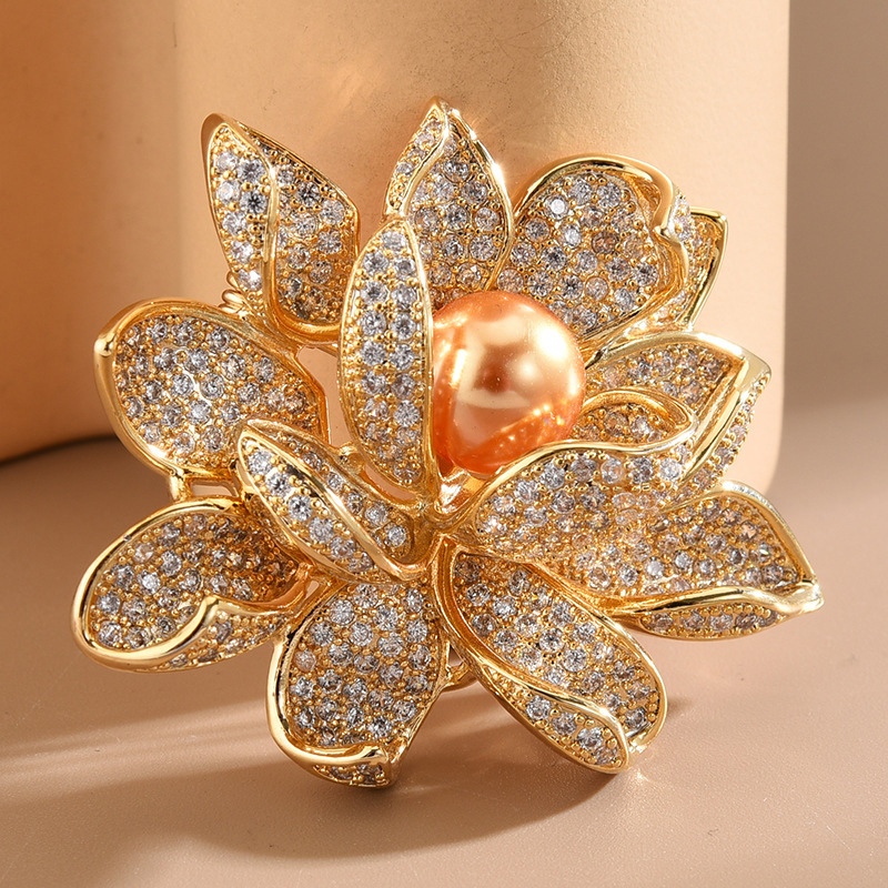 Lotus brooch women's high-end exquisite cheongsam accessories Hanfu Pearl Lotus corsage niche high-grade Pin Pin Pin