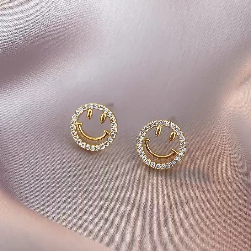 Elegant universal earrings