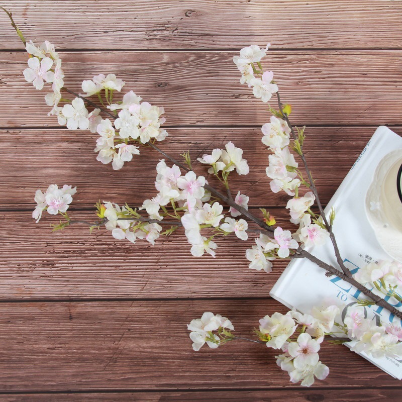 Flores de seda Decoración de interiores Decoración de flores de cerezo Mesa de comedor Flores florales Ramas de flores falsas sin baile Mueble de TV de flor de durazno