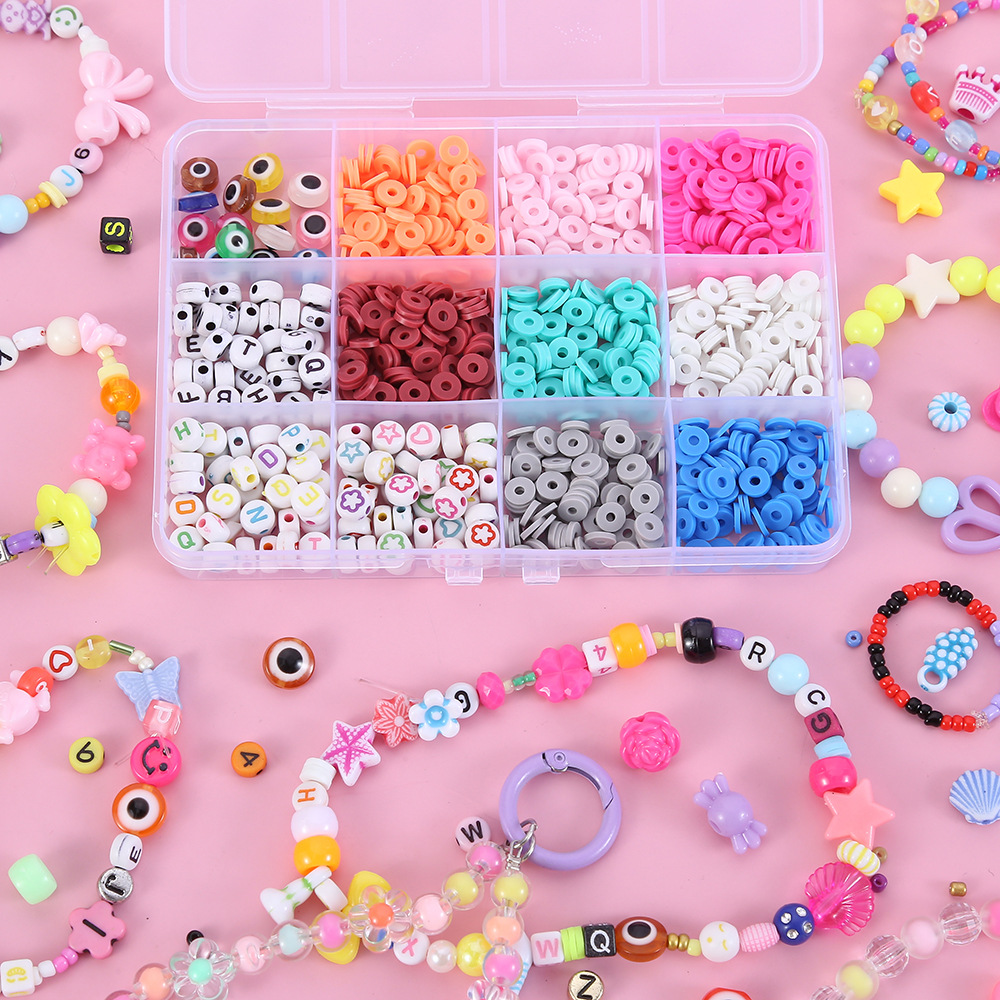 Los niños DIY encadenan cuentas a mano juguetes educativos las niñas usan cuentas para centrarse en el entrenamiento de joyas, pulseras y materiales de collar