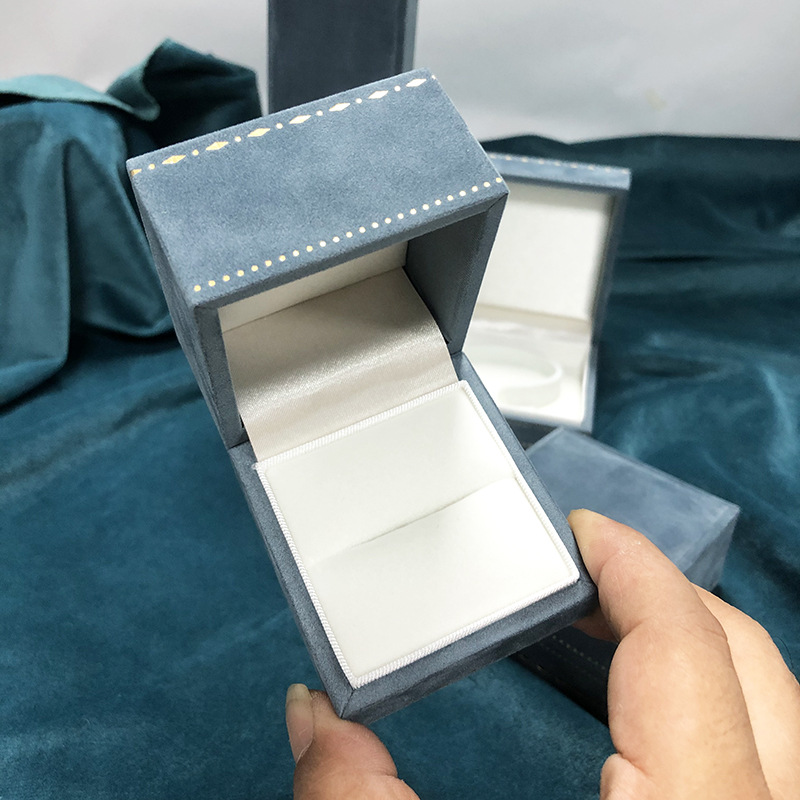 新しい厚い直角の凸のフランネルのアクセサリーの箱のファッションの宝石のアクセサリーのネックレスの収納箱のプリントの箱