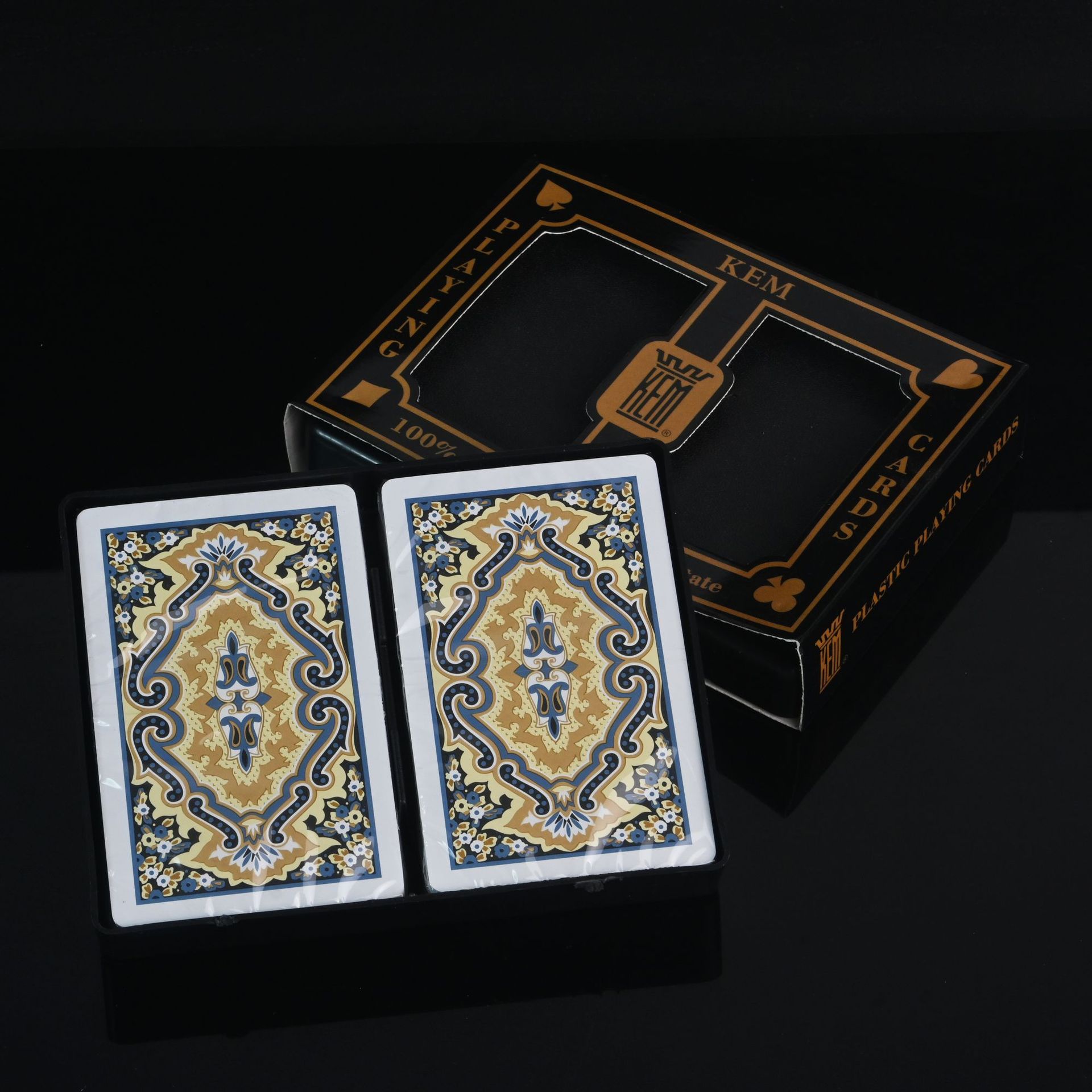 Poker de plástico mayorista POKER sala de ajedrez y tarjetas de entretenimiento especial de juegos de mesa de póquer solitaire engrosado personalizado