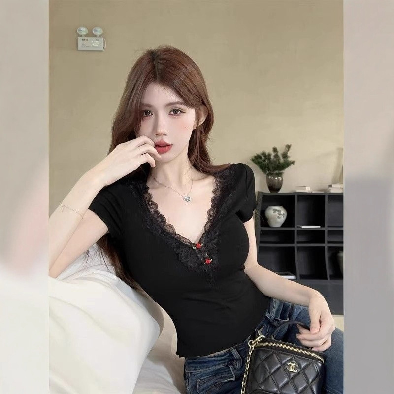 Summer Pure Desire Spicy Girl V-Neck Lace Short-Sleeve T-Shirt for Women, Short and Sexy, Unique and Distinctive Black Top with a Niche Design Summer Pure Desire Spicy Girl V-Neck Lace Short-Sleeve T-Shirt for Women, Short and Sexy, Unique and Distinctive Black Top with a Niche Design