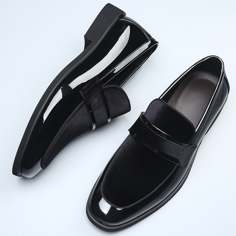 Men's formal leather shoes for foreign trade, festive and bright red wedding shoes, party and banquet British-style dress shoes, groomsmen shoes Men's formal leather shoes for foreign trade, festive and bright red wedding shoes, party and banquet British-style dress shoes, groomsmen shoes