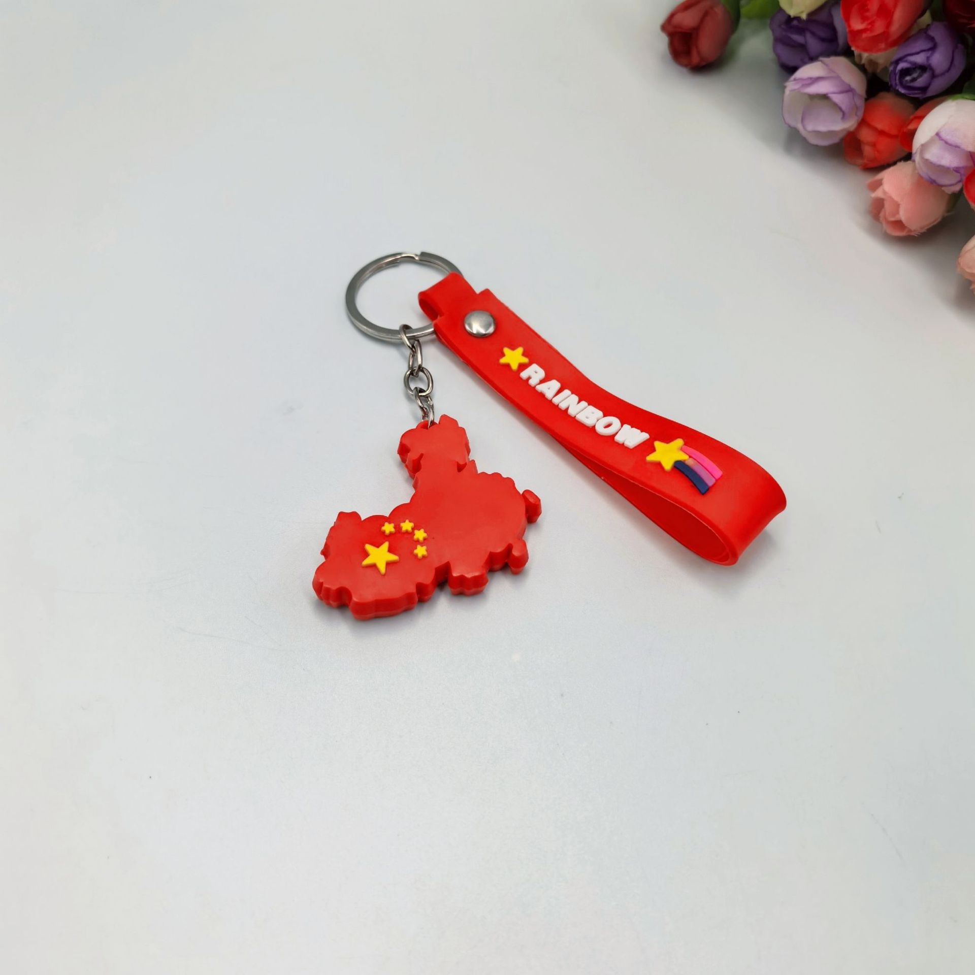 Día Nacional de Año Nuevo Pequeño regalo de amor cinco estrellas bandera roja colgante llavero colgante regalo de recompensa para niños jardín de infantes