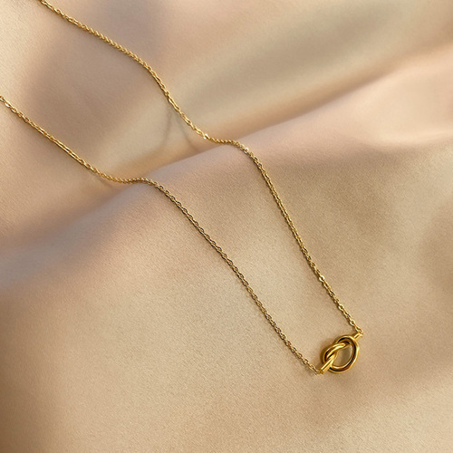 A heart-knot necklace for women's titanium steel colorless collarbone chain short love simple light luxury necklace personality temperament