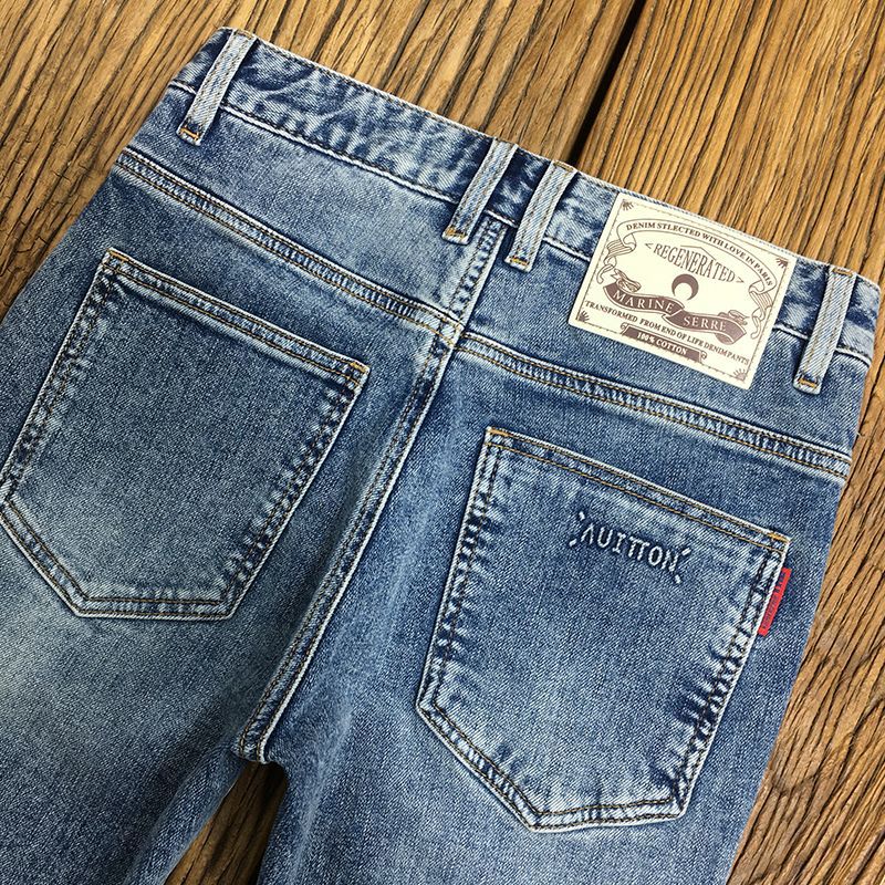Hochwertige Jeans mit bedrucktem Bund für Herren im Sommer, trendige, elastische, schmal geschnittene Freizeithose für den Jugendtrend_voghion.com