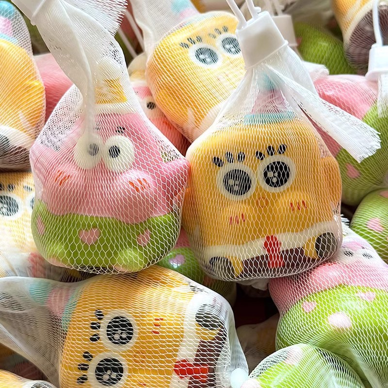 Baby esponja pellizco pellizco desprimir juguetes estandos parque premios de estudiantes de venta caliente jardín de infantes pequeños regalos del día de los niños