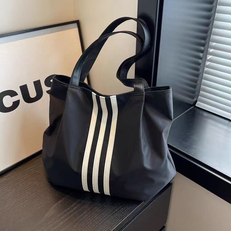 2024 South Korea Lazy Style Large Capacity Canvas Bag Women's New Fashion Tote Bag Student Class Commuter Tote Bag