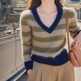 绿色条纹领软糯毛衣打底衫女秋冬穿搭感修身短款针织衫上衣