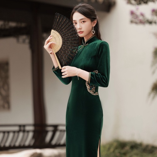 Embroidered dark green wine black velvet chinese dress qipao for women cheongsam retro Chinese style improved cheongsam dress