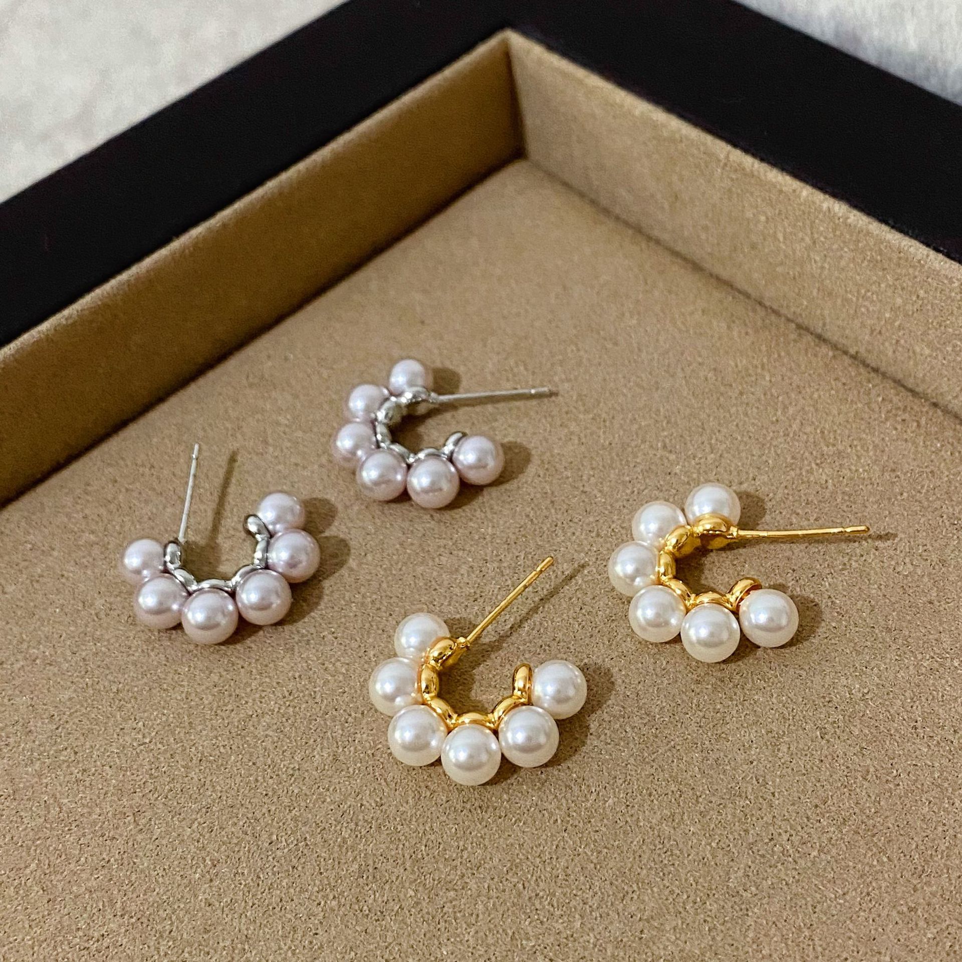 Copper Gold-Plated Minimalist Korean and Japanese Style Shijia Glass Bead Hoop Earrings for Women, New Daily Commute Earrings