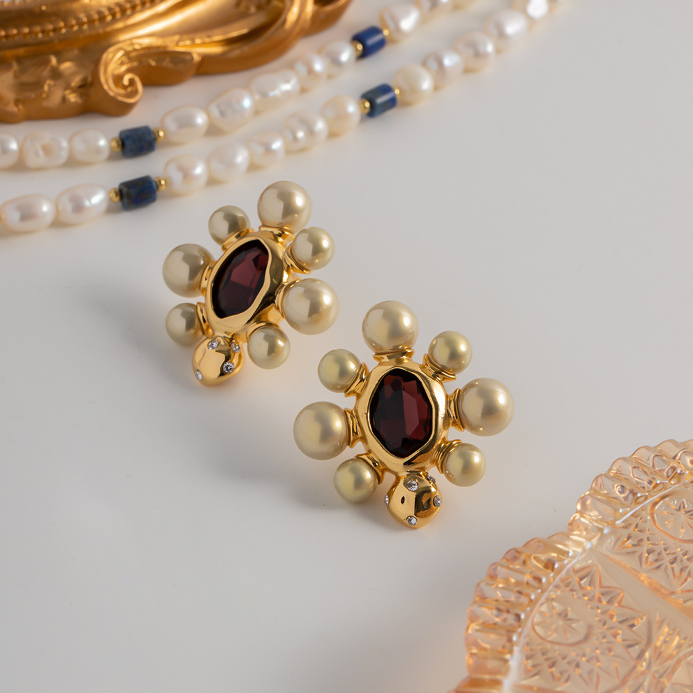 Retro Geometric Copper Gold Plated Crystal Pearl Earrings 1 Pair