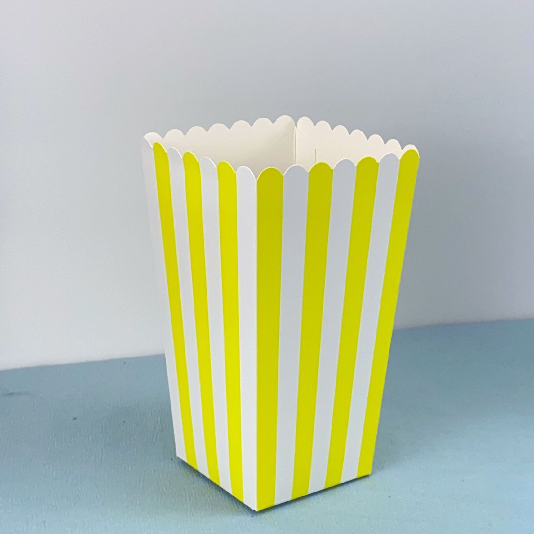 Cajas de palomitas de maíz rosas al por mayor transfronterizas con lunares y rayas, cajas de embalaje onduladas, 12 unidades/paquete, para snacks y alimentos.