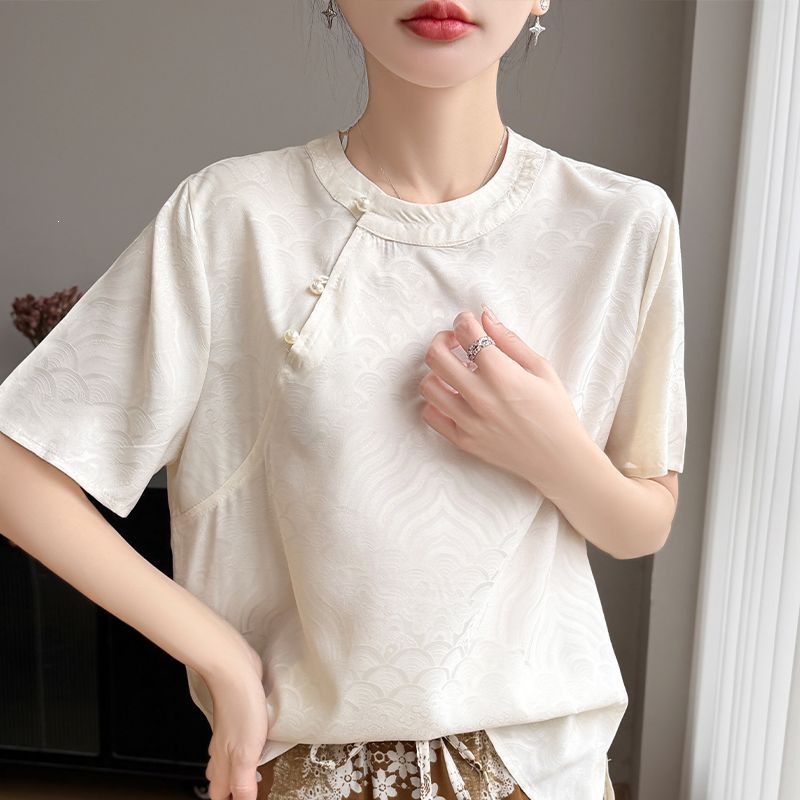 New Chinese style satin short-sleeved shirt for women, loose round neck, slanted placket, silky drape, elegant blouse, traditional Chinese style t-shirt.