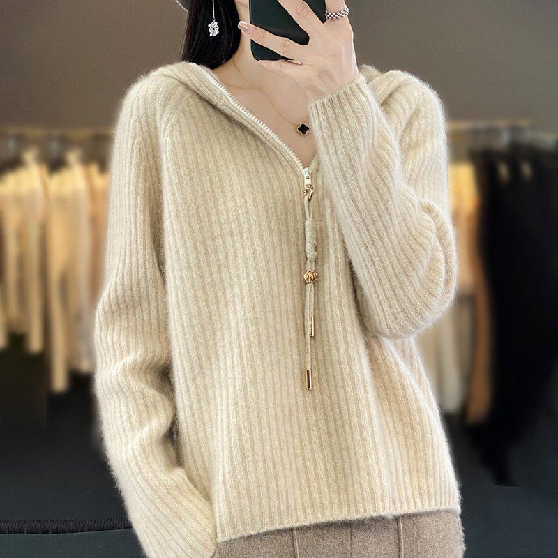 Demi-season hoody