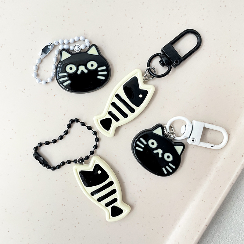 New black and white kitten fish keychain niche exquisite pendant schoolbag girlfriends couple ornaments key chain