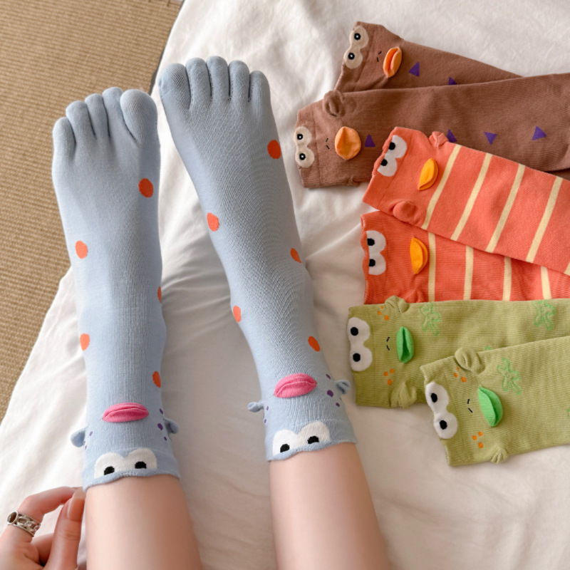 Spring and Summer Socks for Women, Cute and Funny Cartoon Clownfish Mid-Tube Socks, Trendy Japanese Style College Style Women's Cotton Socks Spring and Summer Socks for Women, Cute and Funny Cartoon Clownfish Mid-Tube Socks, Trendy Japanese Style College Style Women's Cotton Socks