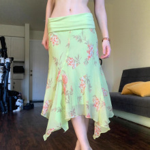 心机辣妹风碎花荷叶边不规则长裙夏日度假轻薄款小清新网纱半身裙