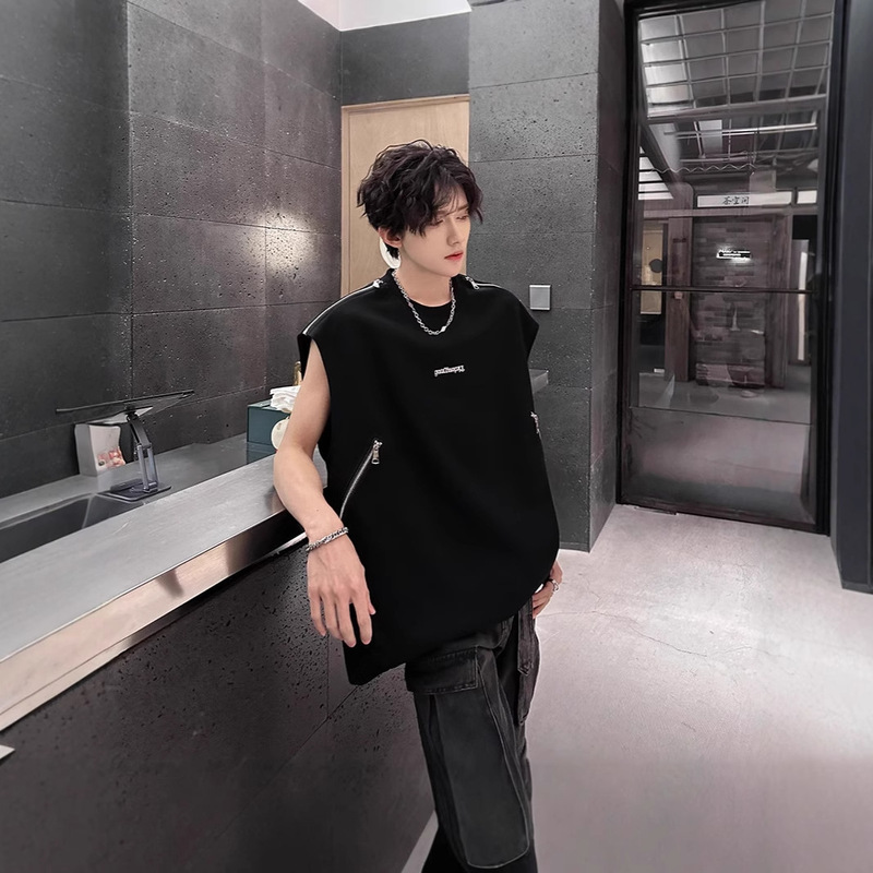 Niche Metal Deconstructed Black Vest Men's Design Sense Advanced Sense Zipper Sleeveless T-shirt Fashion Brand Summer Waistcoat Niche Metal Deconstructed Black Vest Men's Design Sense Advanced Sense Zipper Sleeveless T-shirt Fashion Brand Summer Waistcoat