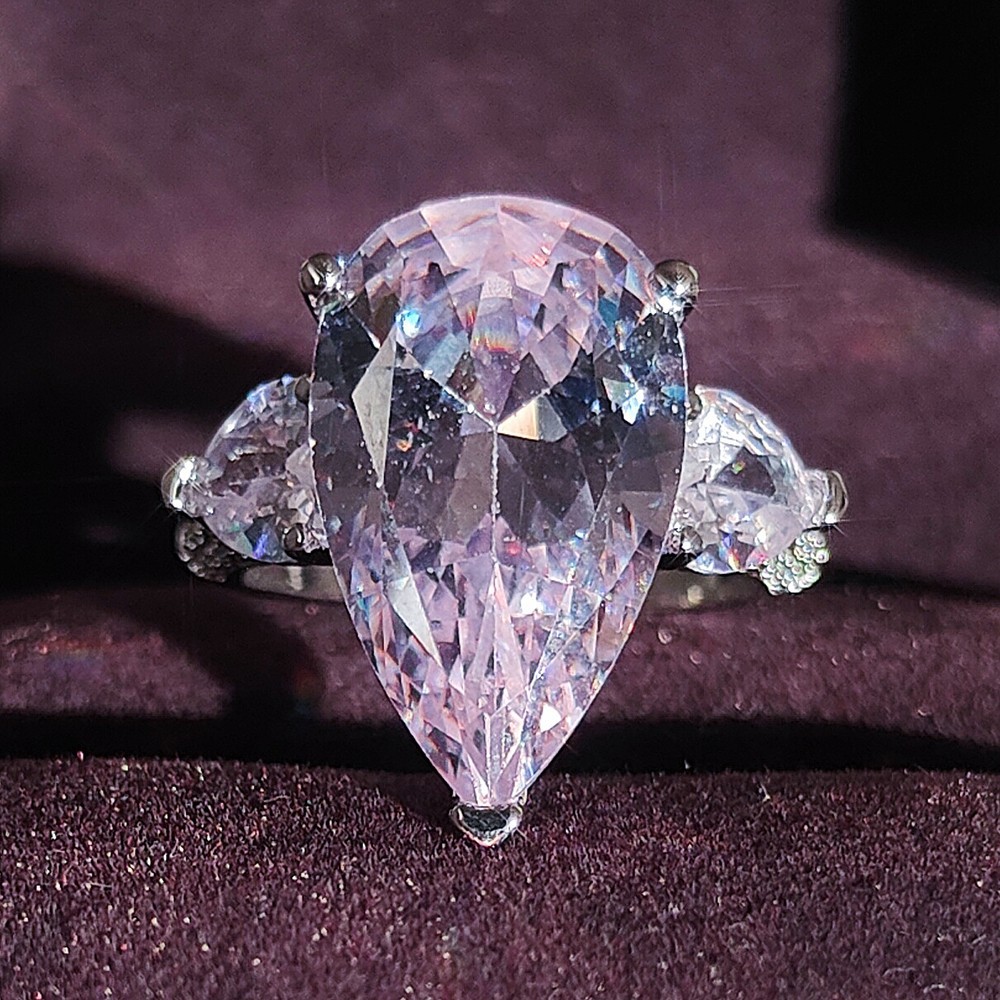 Cross-Border E-Commerce Hot-Selling Diamond-Encrusted New Water Drop-Shaped Ring for Women, Niche High-End Design R8010
