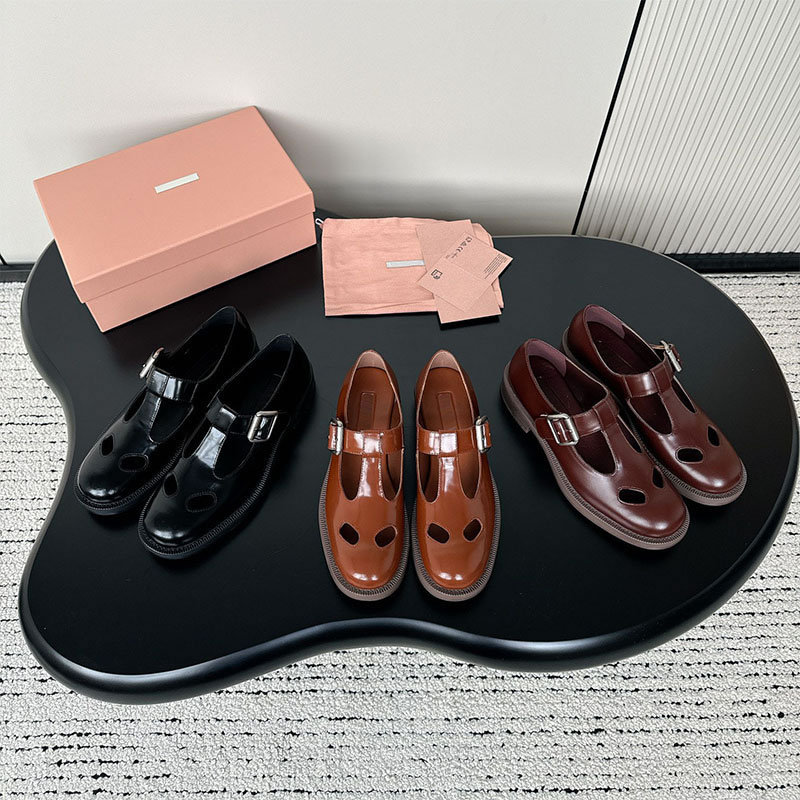 Shoes English style