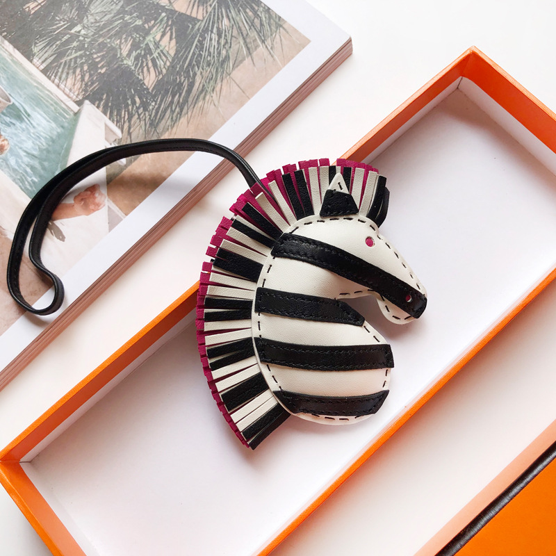 Zebra və Unicorn Başlıqlı Dəri Açarlıq Asqısı
