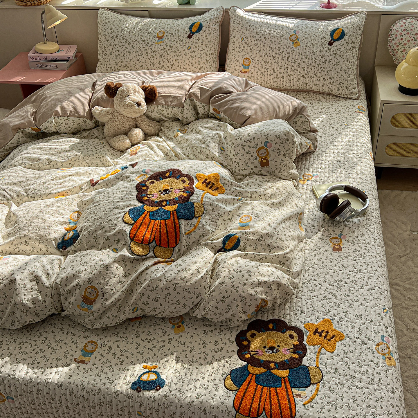 Cubierta de cama bordada de dibujos animados de grado madre y niño cuatro piezas de algodón intercalado cubierta de cama única cubierta de cama de algodón dormitorio desnudo tres piezas de cubierta